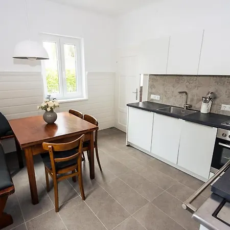 Semesterbostad Haus Roserlheim *